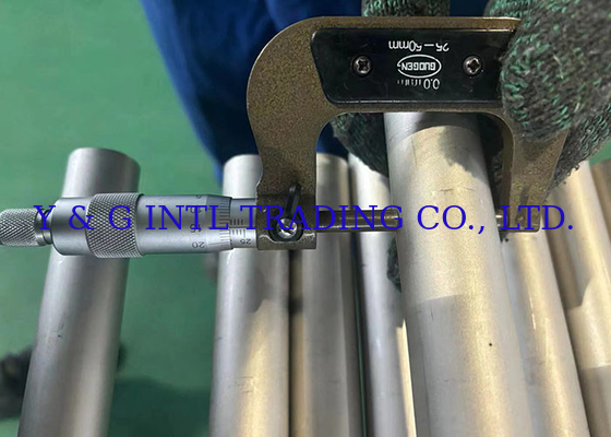 أنابيب التيتانيوم السلسة المتوفرة في الصف 1 والصف 3 معيار ASTM B338